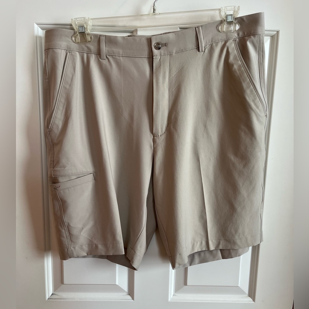 Greg Norman shorts size 36